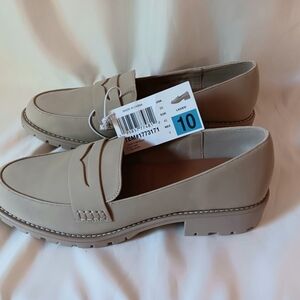 NIB 💥Dolce Vita Elias Lug Suede Tan Womens Loafers